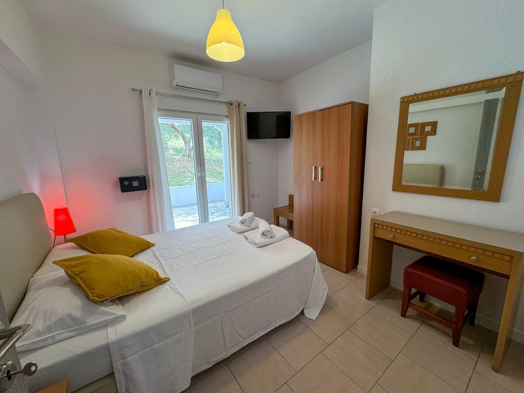 Makis House Hotel Nikiti  Ngoại thất bức ảnh